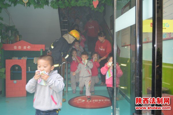 韩城消防为幼儿园孩子送上开学“第一堂消防课”