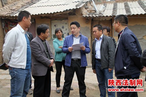 澄城县委常委、常务副县长白泉朝深入城关镇检查防汛工作