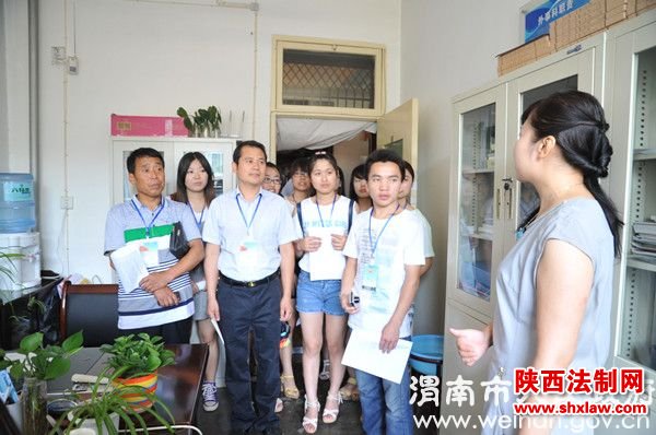 30名公民代表走进市政府
