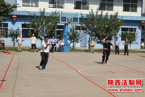 韩城市公安局举办“庆七一”趣味运动会