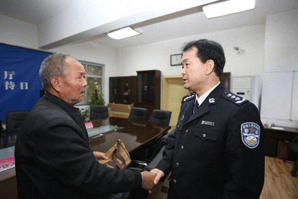  省公安厅杜航伟厅长认真接待来访群众研究化解信访问题