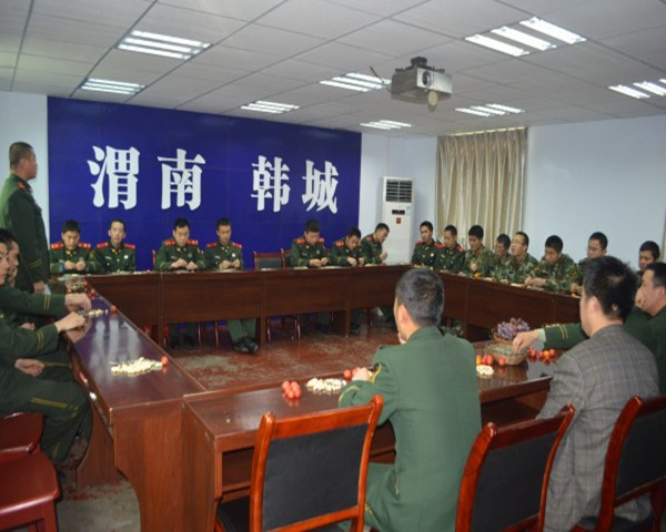 情暖复退老兵离别心