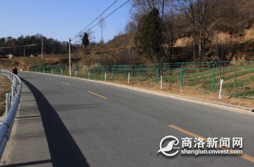 省道307线洛南箭杆岭至四皓段通过厅级文明路验收