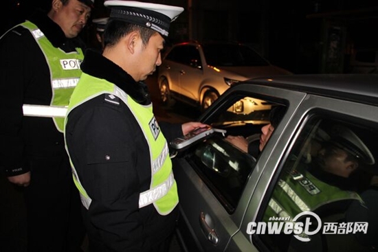 吴堡交警：以冬季“严打”保障“春运”畅通