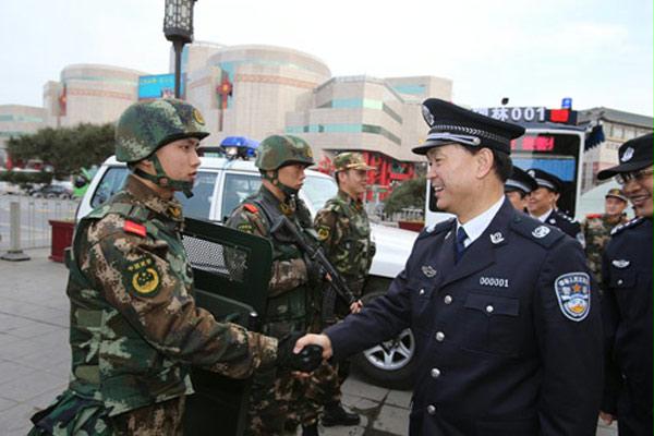 杜航伟同志深入西安市调研指导街面警务站工作检查督导全国“两会”安保维稳工作