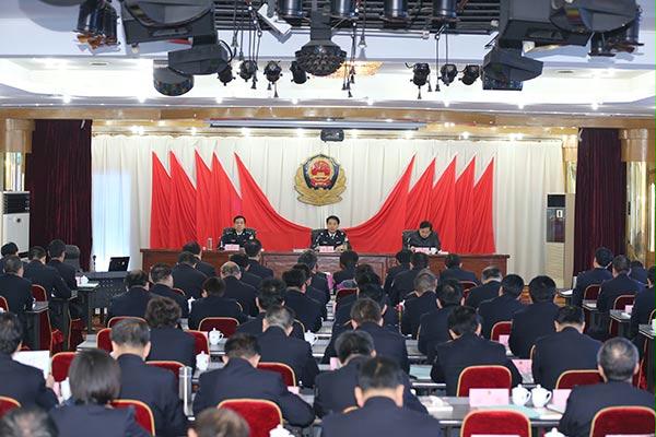 杜航伟同志出席省公安厅机关处（团）级以上干部学习贯彻习近平总书记来陕视察重要讲话全面推进法治陕西建设研讨培训班开班式