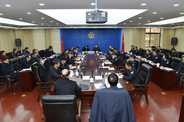  省公安厅召开特邀监督员座谈会